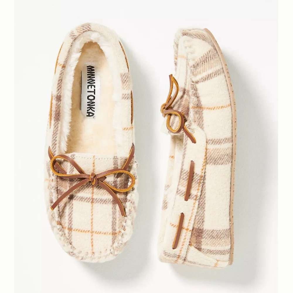 EUC Minnetonka Cream and Tan Plaid Moccasins